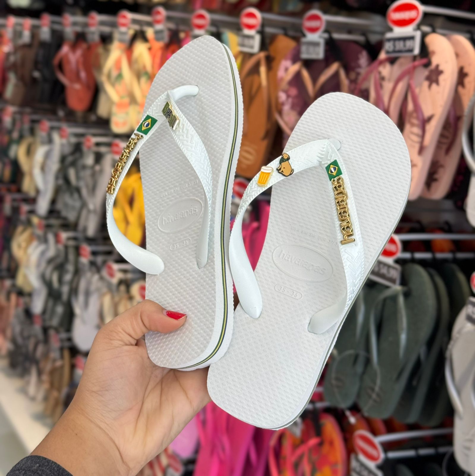 Havaianas Brasil + Pin Caramelo + Pin Chopp + Pin Brasil Logo + Placa Logo