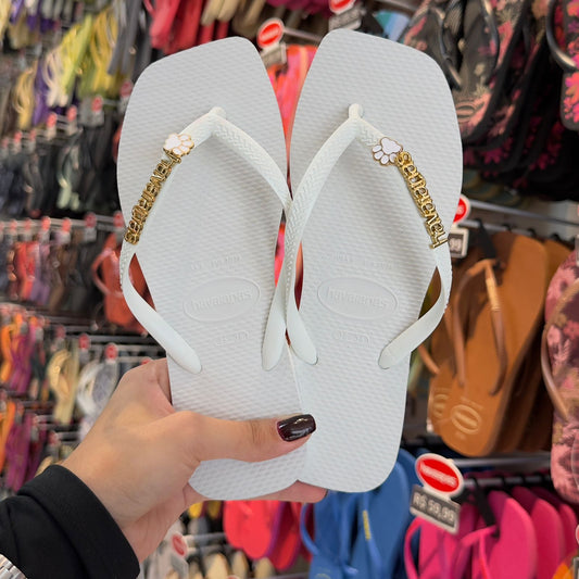 Havaianas Slim Square + Placa Logo Dourado + Pin Pet