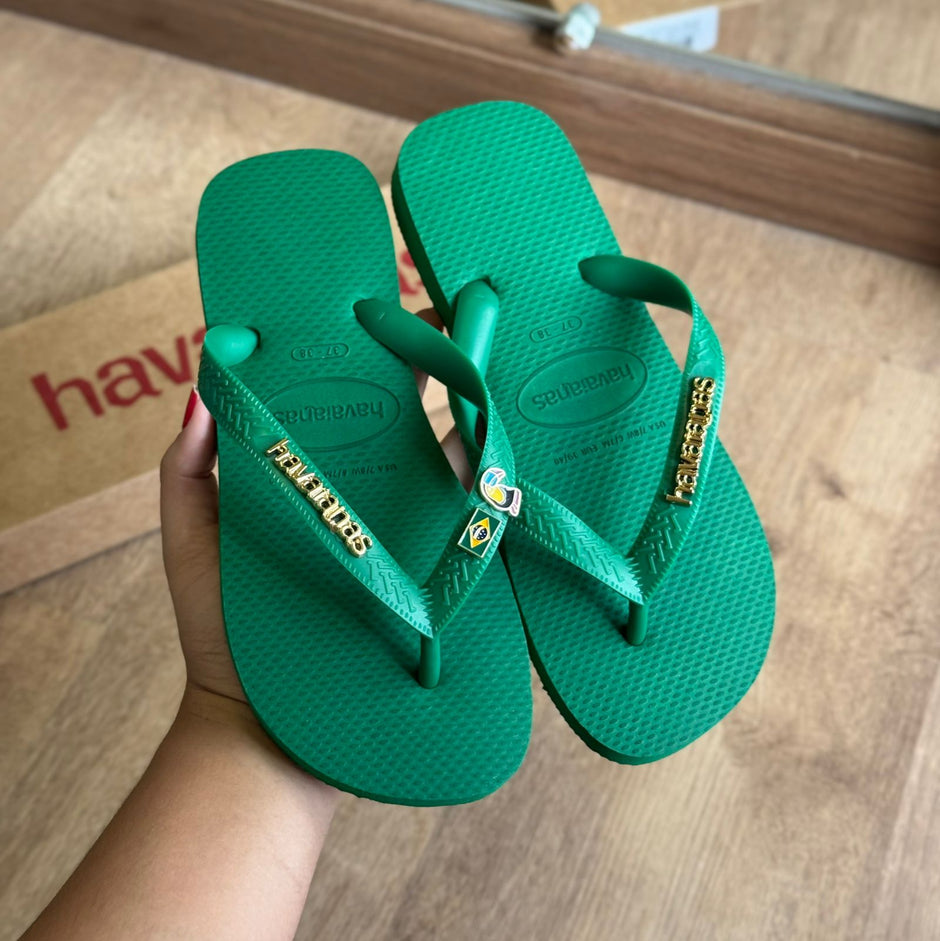 Havaianas Top + Pin Tucano + Pin Brasil + Placa Logo