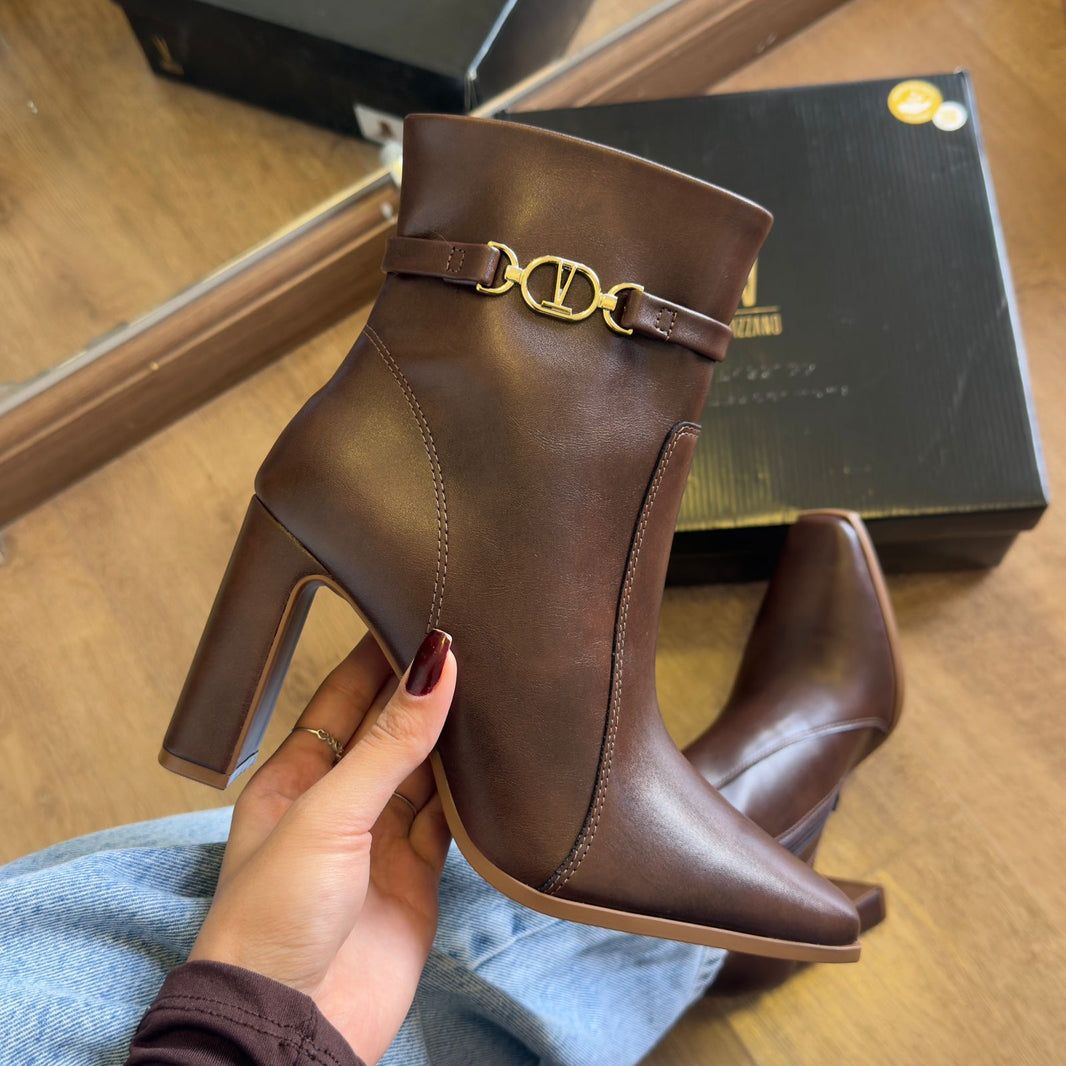 Bota Vizzano Detalhe Dourado Bico Fino 3111.101